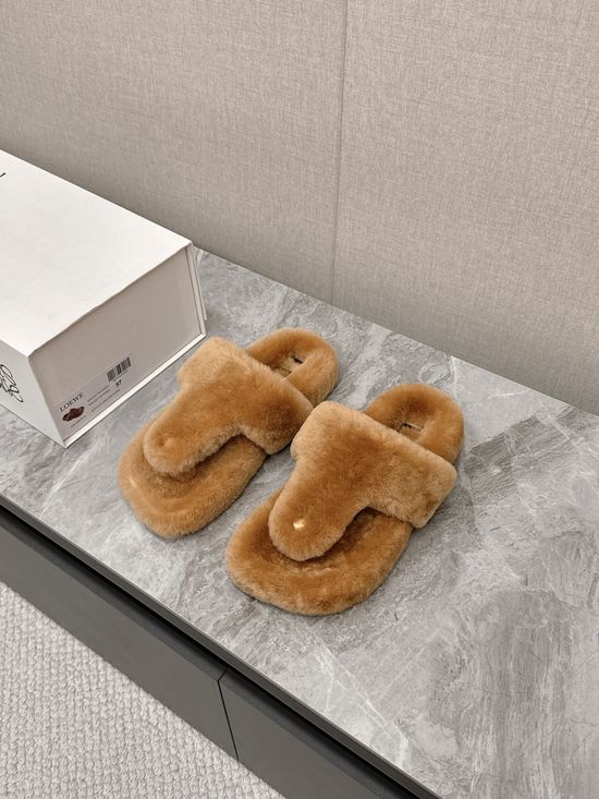 Loewe Warm Wool Flip Flop Slippers Soft Durable Daily Wear Shoes