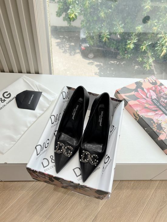 Dolce & Gabbana Elegant Lace Stiletto Heel Formal Dress Pumps