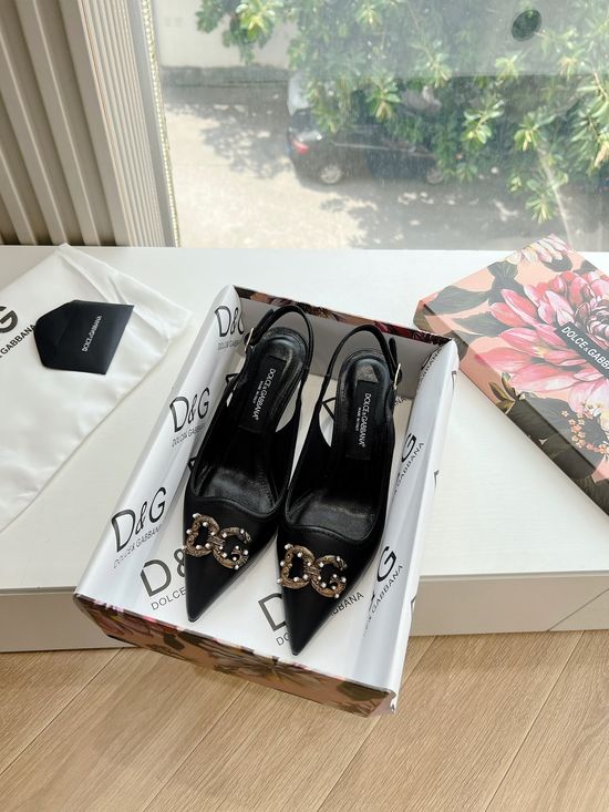 Dolce & Gabbana Elegant Lace Stiletto Heel Formal Dress Pumps