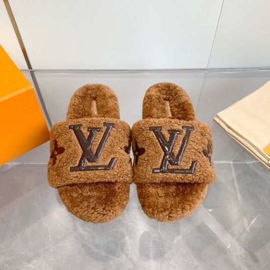 Louis Vuitton Plush Lined Slippers Non-slip Sole Classic Pattern Footwear
