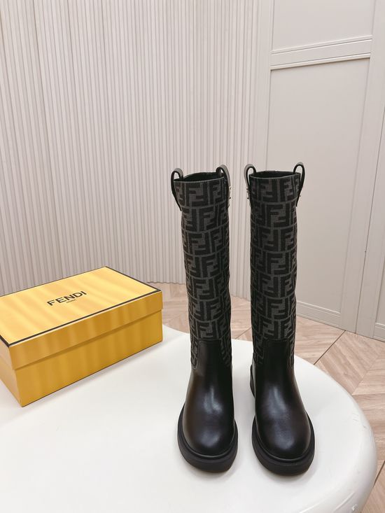 Fendi Embossed Ankle Boots Comfortable Lining Anti-slip Sole