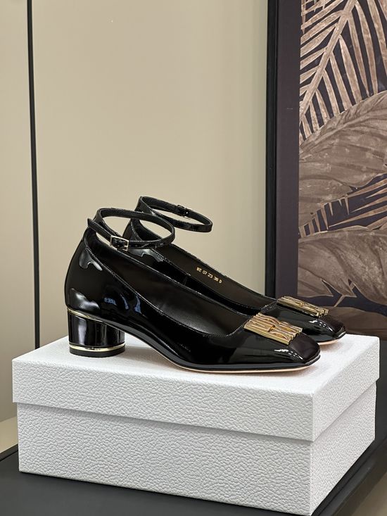 Christian Dior Patent Leather Vintage Square Toe Elegant Flat Shoes