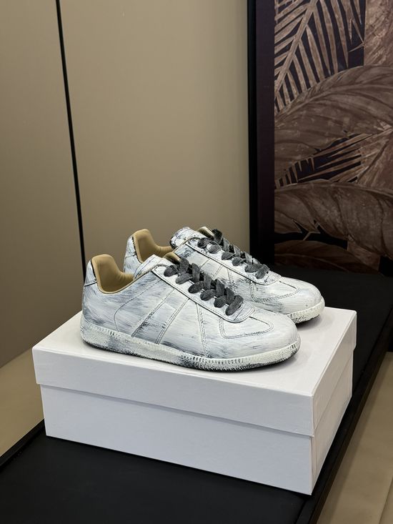 Maison Margiela Classic Suede Trim Casual Retro Training Shoes