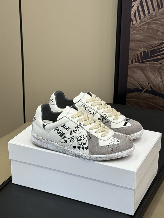 Maison Margiela Classic Suede Trim Casual Retro Training Shoes