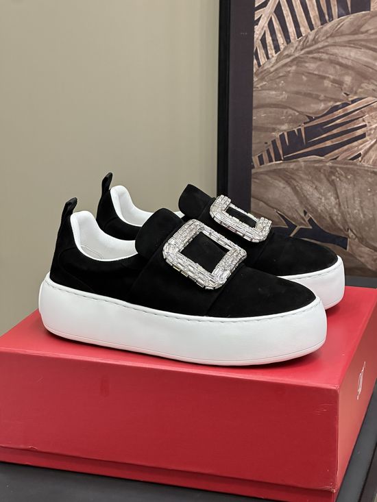 Roger Viver Soft Lambskin Elevating Lightweight Casual Sneakers