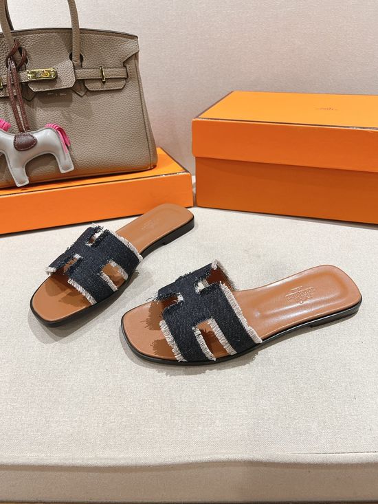Hermes Premium Cowhide Slide Sandals With Decorative Silk Scarves