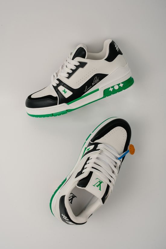 Louis Vuitton Leather Round-Toe Lace-Up Low-Top Sneakers