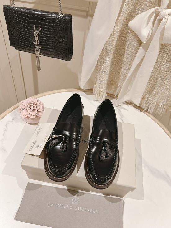 Brunello Cucinelli Glossy Leather Casual Loafers Durable Flexible Comfortable Sole