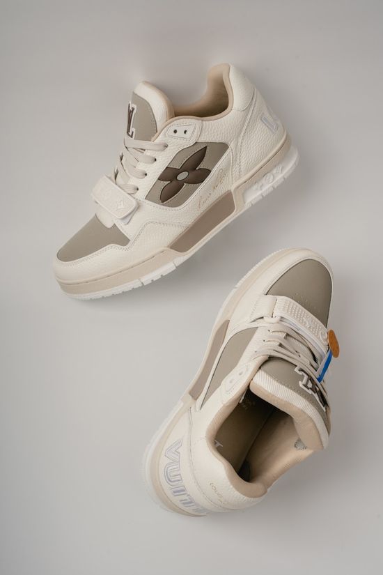 Louis Vuitton Premium Leather Low-Top Sneakers with Signature