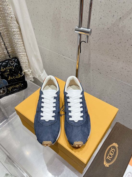 Tods Retro-Inspired Low-Top Lace-Up Shoes with Contrast Trim