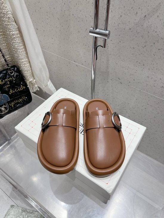 McQueen Stylish Elevated Closed Toe Slip On Comfortable Clog Slippers