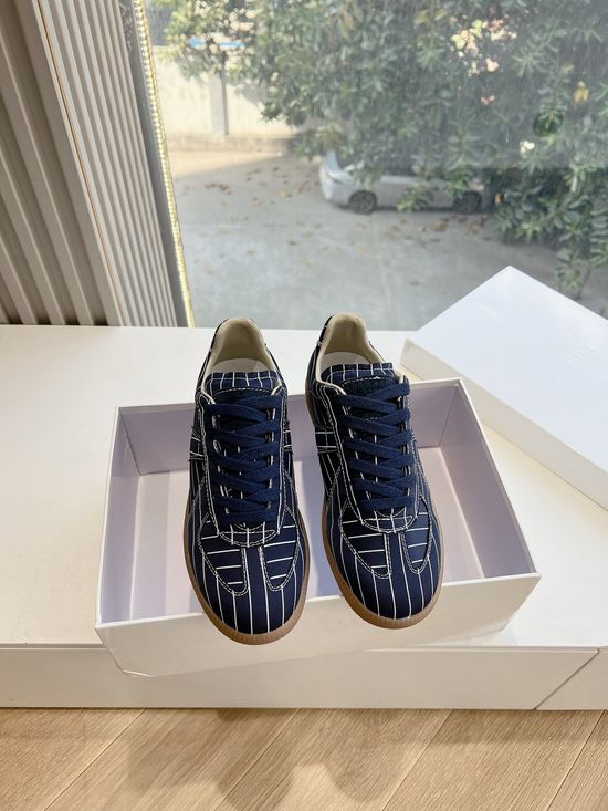 Maison Margiela Breathable Canvas Casual Training Shoes with Comfort Lining