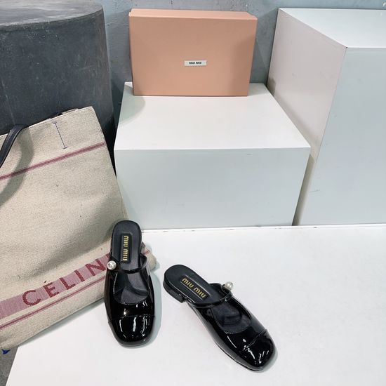 Miu Miu Patent Leather Pearl Buckle Low Heel Mule Shoes