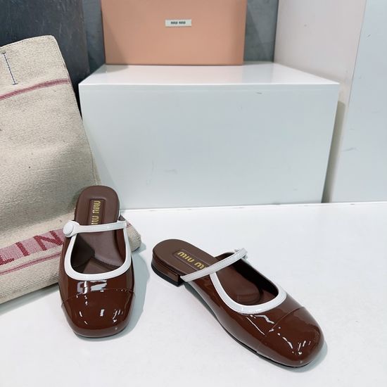 Miu Miu Patent Leather Pearl Buckle Low Heel Mule Shoes