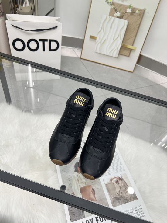 Miu Miu Cowhide Casual Training Shoes Non-slip Soft Comfortable Sneakers