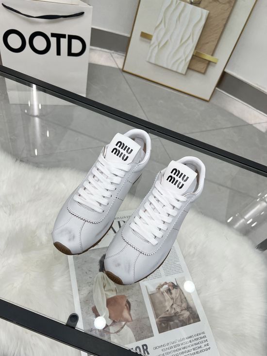 Miu Miu Cowhide Casual Training Shoes Non-slip Soft Comfortable Sneakers