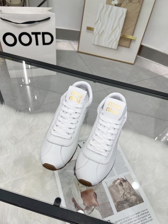 Miu Miu Cowhide Casual Training Shoes Non-slip Soft Comfortable Sneakers