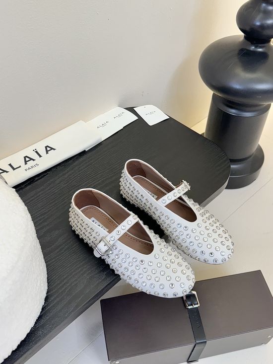 Alaia Classic Hardware Decor Leather Ballet Flats Versatile Daily Shoes