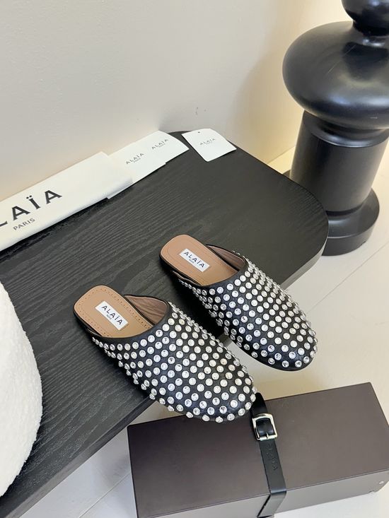 Alaia Classic Hardware Decor Leather Ballet Flats Versatile Daily Shoes