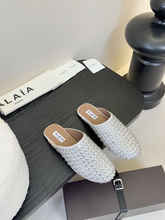 Alaia Classic Hardware Decor Leather Ballet Flats Versatile Daily Shoes