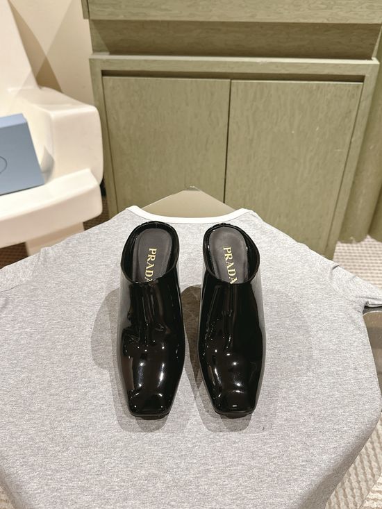 Chanel Mary Jane Patent Leather Buckle Genuine Leather Shoes