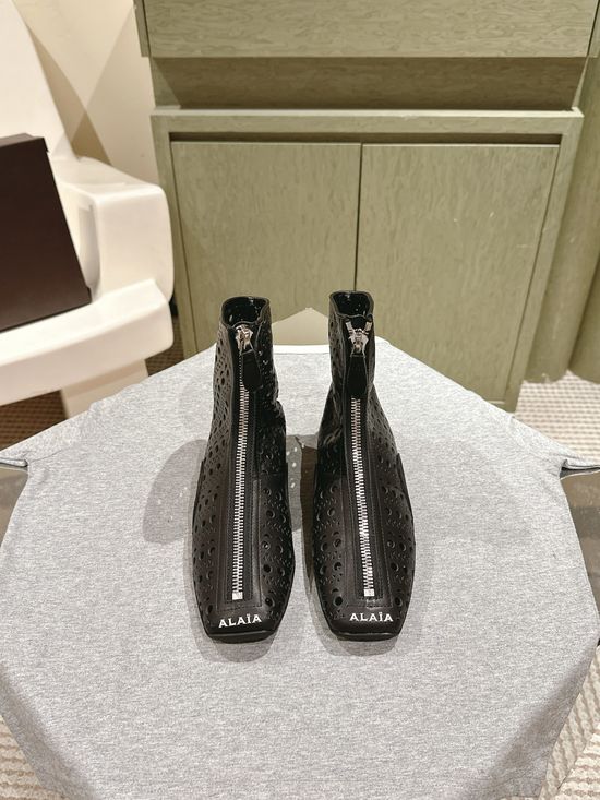 Alaia Rhinestone Decor Mesh Upper Comfortable Ballet Flats