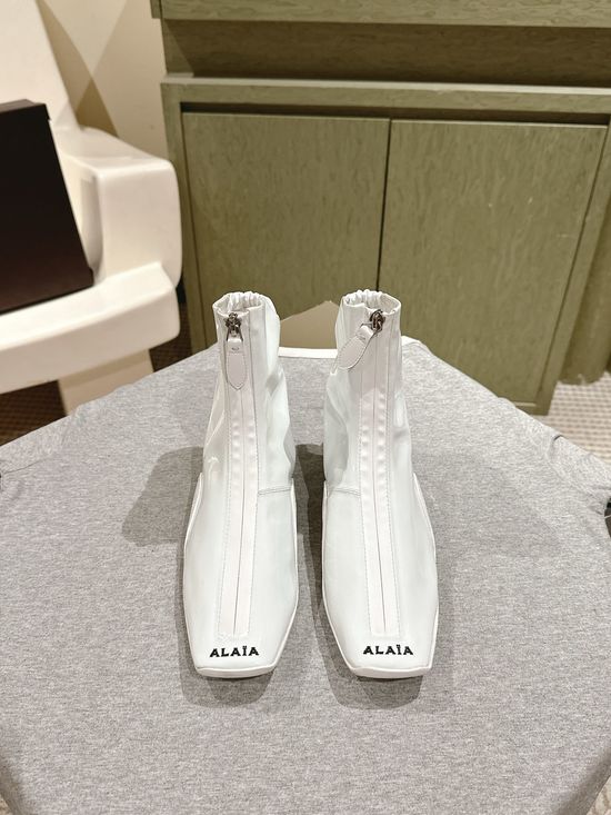 Alaia Rhinestone Mesh Ballet Flats with Leather Trim Casual Shoes