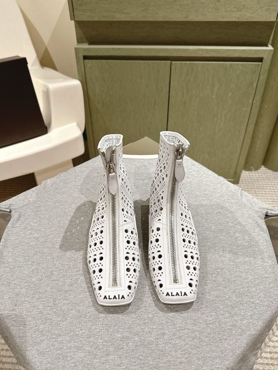 Alaia Rhinestone Decor Mesh Upper Comfortable Ballet Flats