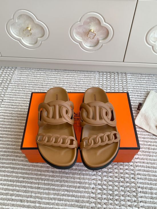 Hermes Pig Nose Chain Slides Leather Upper Comfortable Sole