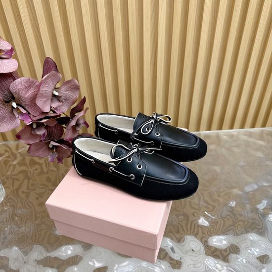 Miu Miu Vintage Leather Loafers Distressed Finish Non Slip Sole Durable