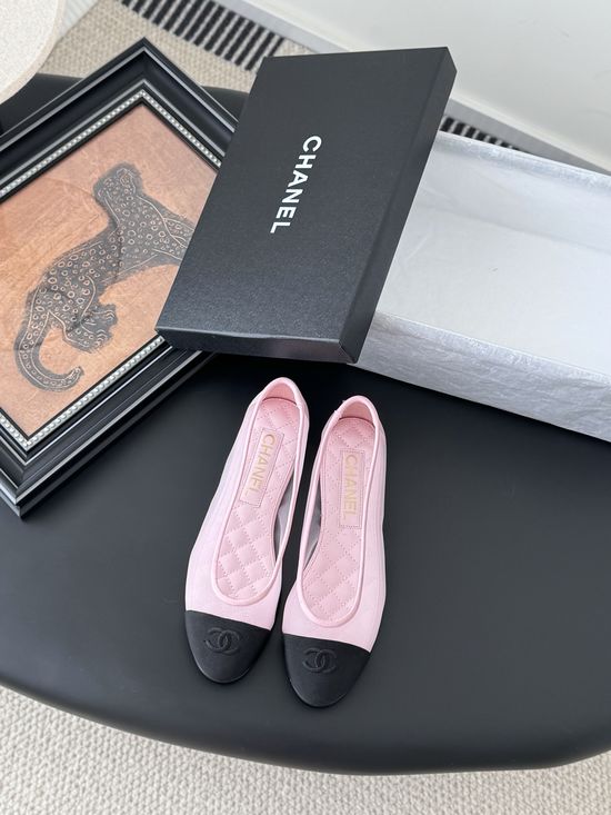 Chanel Classic Round Toe Low Heel Ballet Flats with Leather Sole