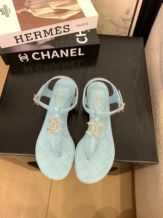 Chanel Premium Leather Toe-Post Sandals With Leather Sole