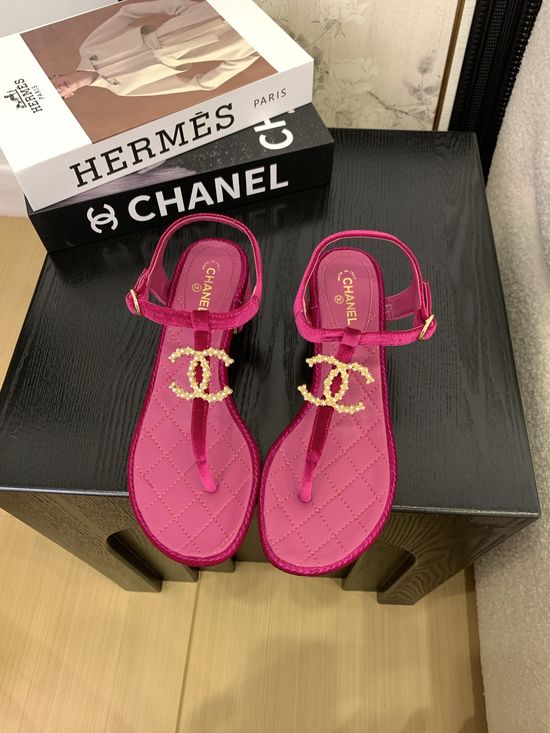 Chanel Premium Leather Toe-Post Sandals With Leather Sole