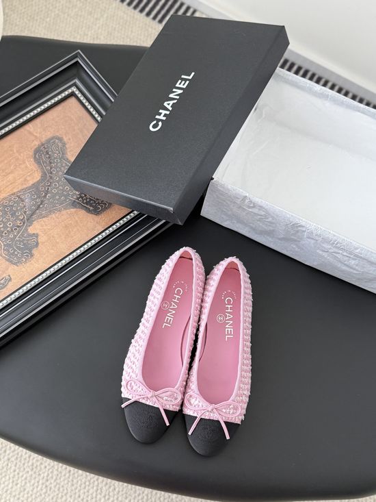 Chanel Classic Round Toe Comfortable Ballet Flats with Premium Material