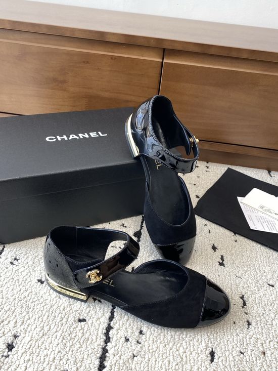 Chanel Classic Round Toe Hollow Leather Ballet Flats Soft Non-slip Sole