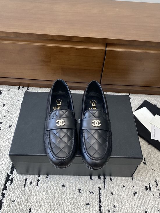 Chanel Vintage Low Heel Pointed Toe Premium Leather Daily Shoes