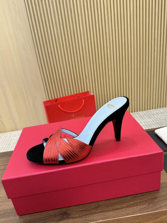 Valentino Elegant Leaf-Element Backless Walking Shoes
