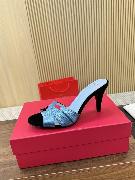 Valentino Elegant Leaf-Element Backless Walking Shoes