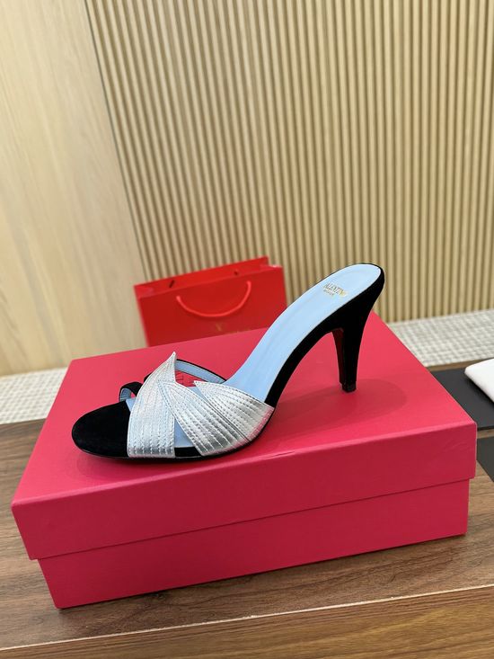 Valentino Elegant Leaf-Element Backless Walking Shoes