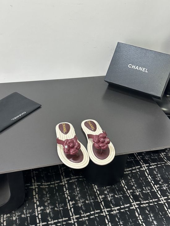 Chanel Exclusive Design Leather Flip-flops
