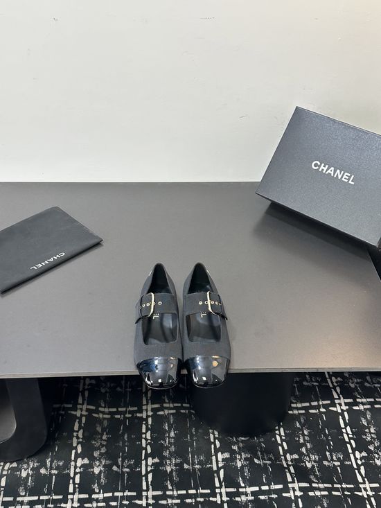 Chanel Sophisticated Ballet Flats with Sparkling Buckle