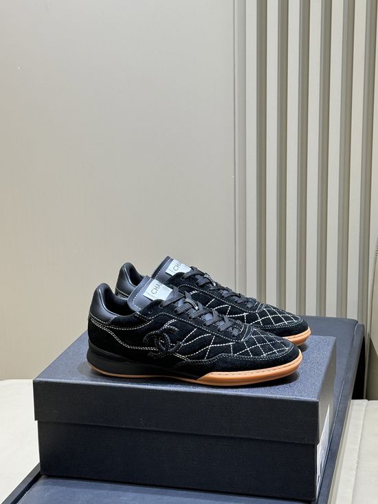 Chanel Soft Sheepskin Low Top Casual Sneakers