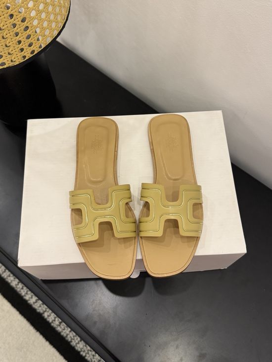 Hermes Stylish Italian Leather Slippers for Comfort