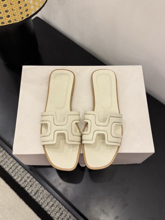 Hermes Stylish Italian Leather Slippers for Comfort