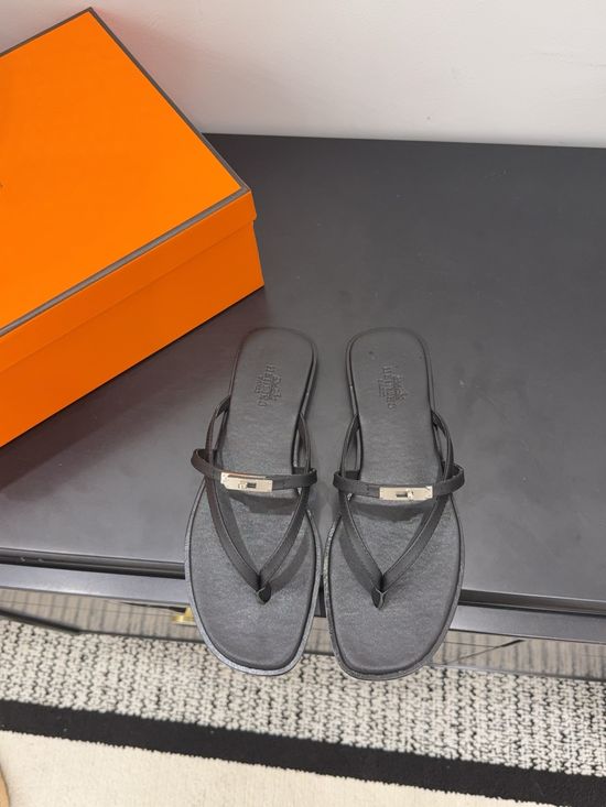 Hermes Stylish Italian Leather Slippers for Comfort