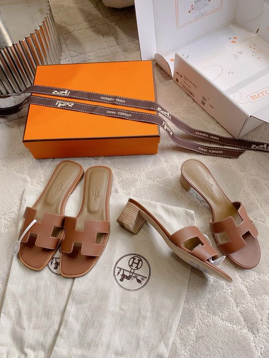Hermes Exquisite Craftsmanship Leather Sandals