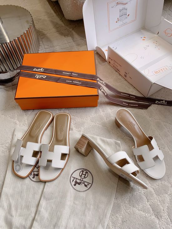 Hermes Exquisite Craftsmanship Leather Sandals