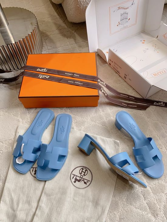 Hermes Exquisite Craftsmanship Leather Sandals