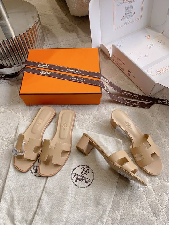 Hermes Exquisite Craftsmanship Leather Sandals