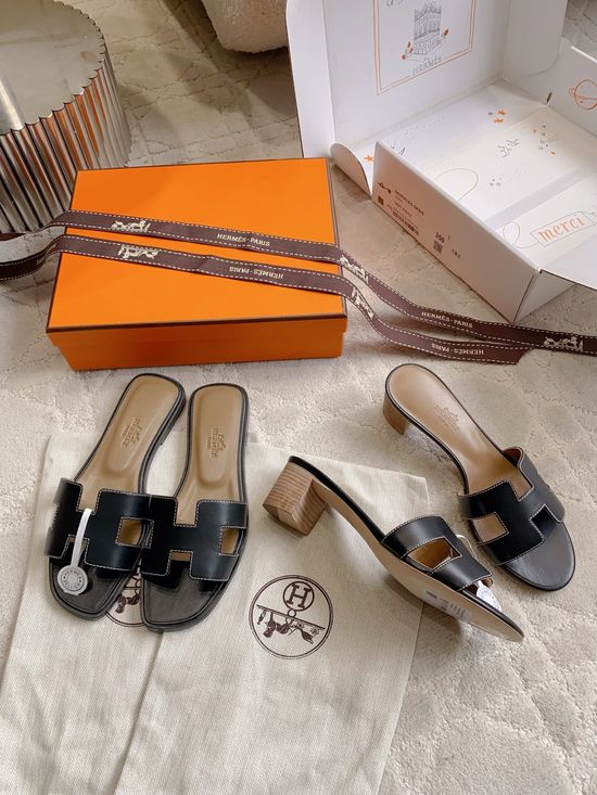 Hermes Exquisite Craftsmanship Leather Sandals